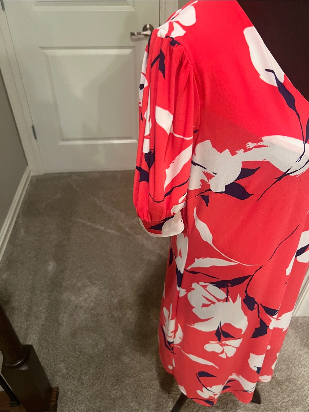Coral Floral V-Neck Midi Dress with Navy & White Accents Size 14 - Picture 5 of 10
